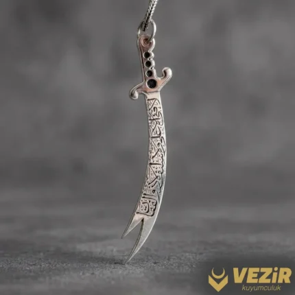 Zülfikar Kılıç Gümüş Kolye