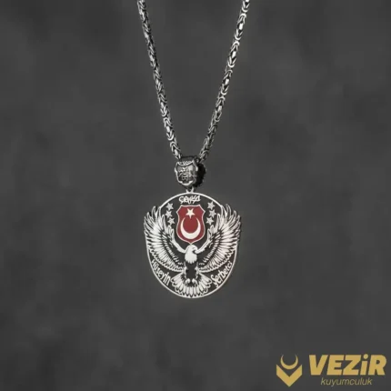 Kara Kartal Gümüş Madalyon Kolye