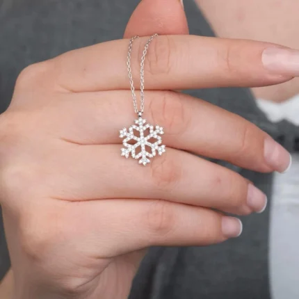 Kar Tanesi Gümüş Kolye Modeli