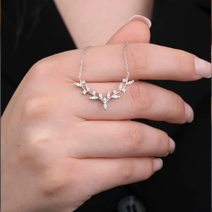 Yaprak Motifli Gümüş Kolye Modeli